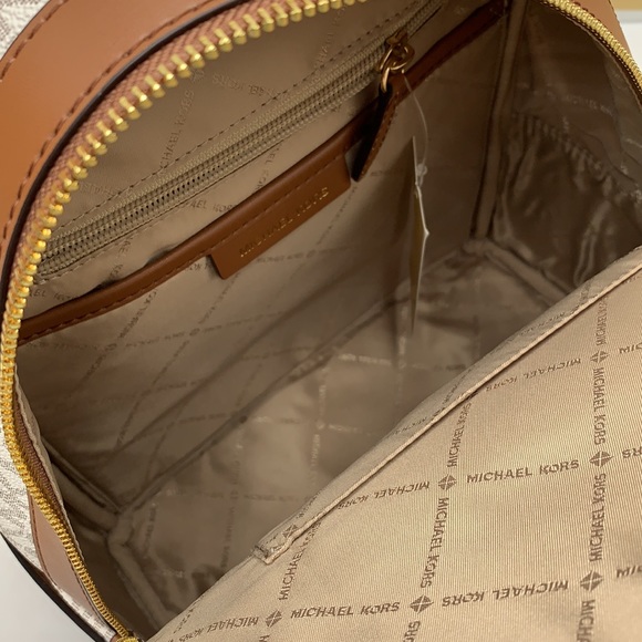 MICHAEL KORS KENLY MEDIUM BACKPACK VANILLA SIGNATURE COLOR - Picture 12 of 16